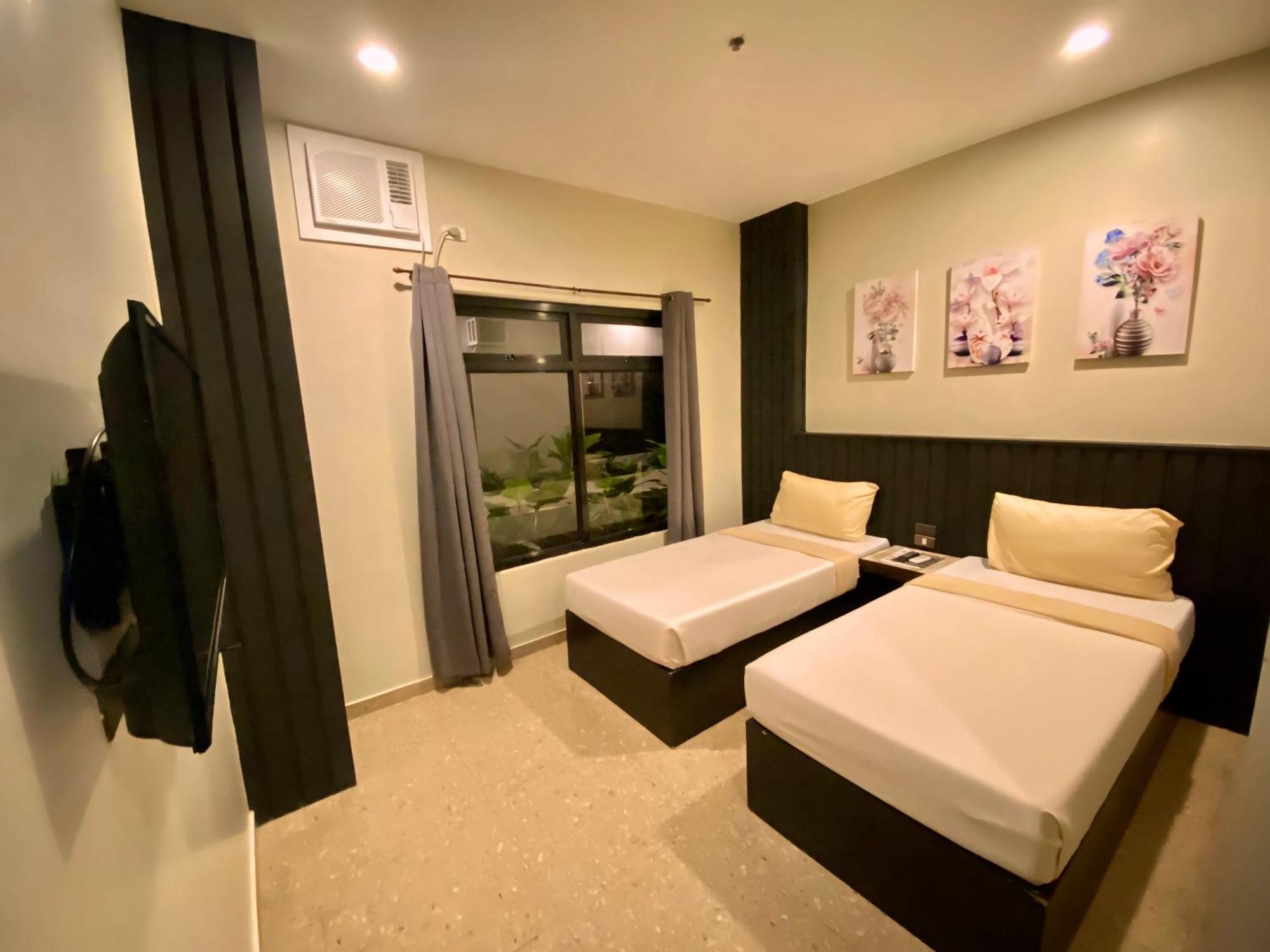 Rudolfo Suites Roxas City Ngoại thất bức ảnh